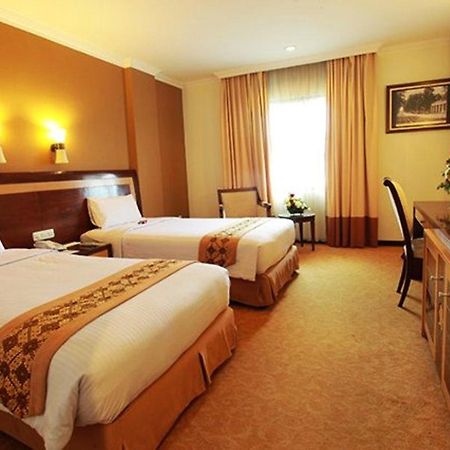 Semesta Heritage Hotel & Convention Semarang Exteriör bild