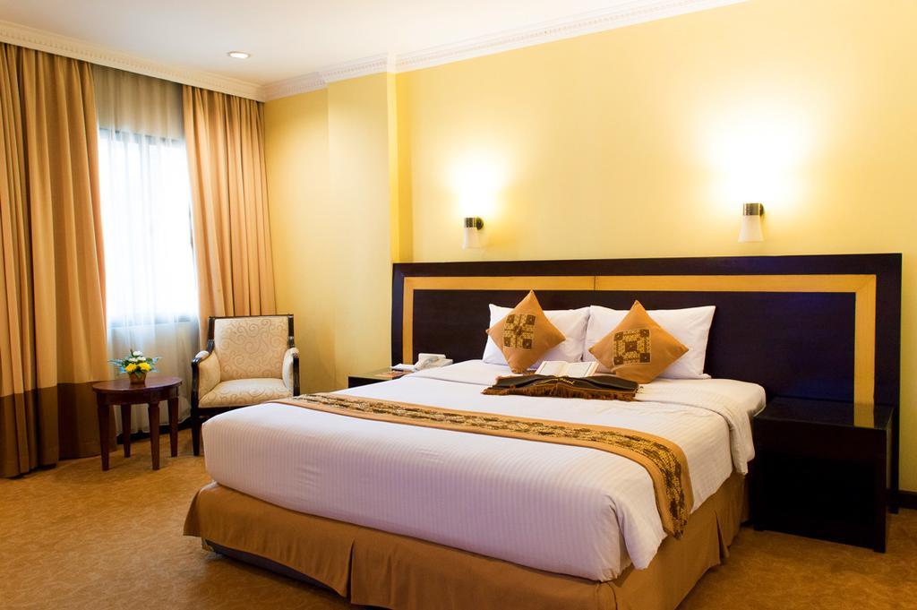 Semesta Heritage Hotel & Convention Semarang Exteriör bild