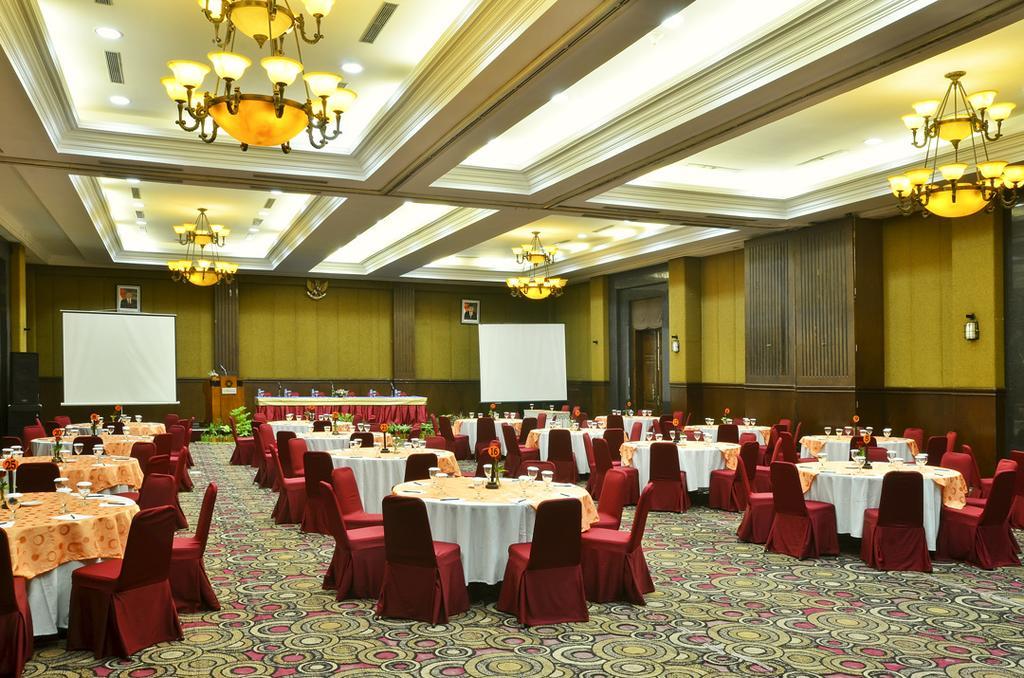 Semesta Heritage Hotel & Convention Semarang Exteriör bild