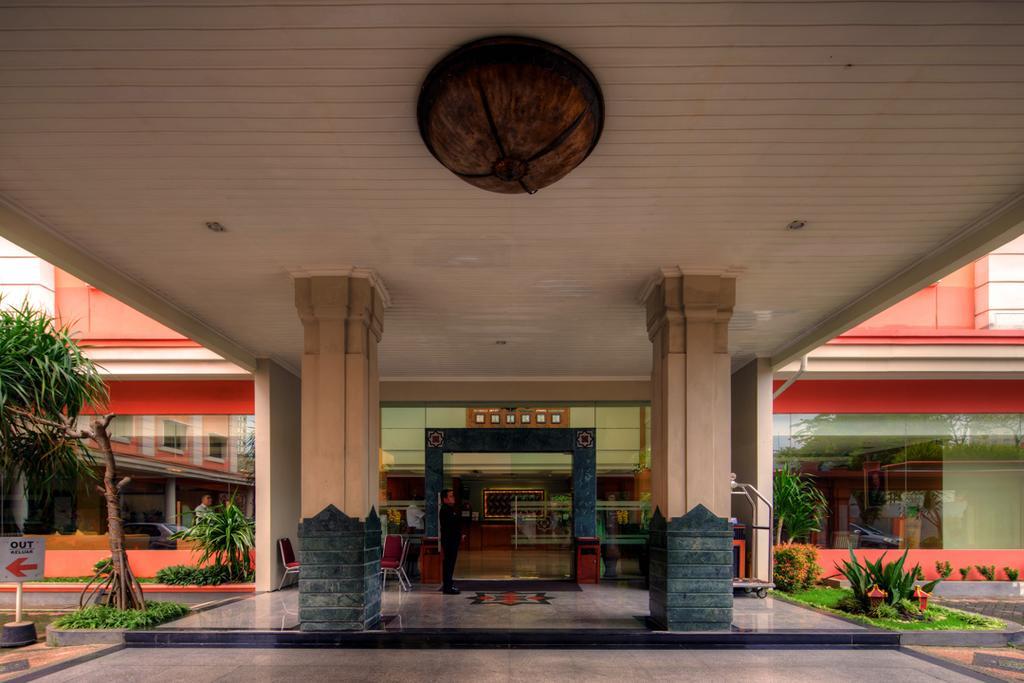 Semesta Heritage Hotel & Convention Semarang Exteriör bild