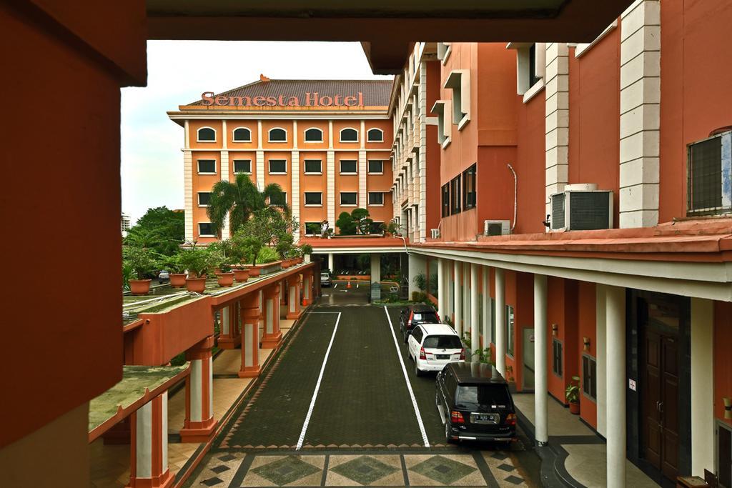 Semesta Heritage Hotel & Convention Semarang Exteriör bild
