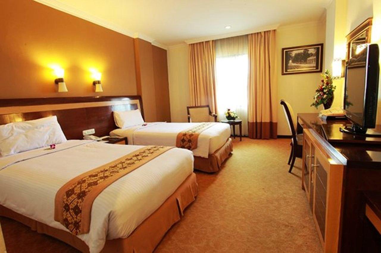Semesta Heritage Hotel & Convention Semarang Exteriör bild