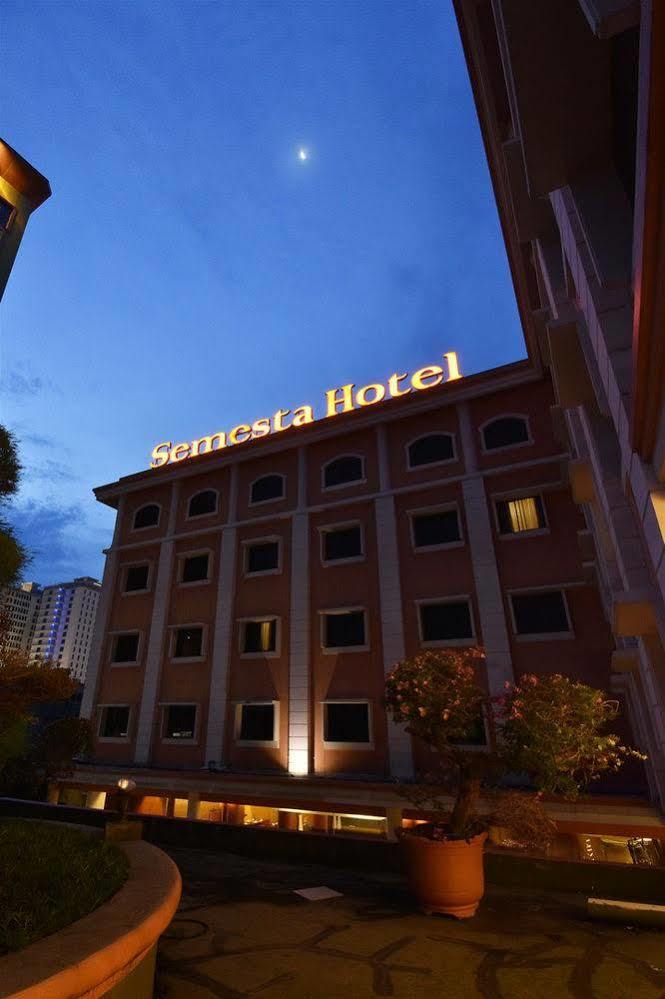 Semesta Heritage Hotel & Convention Semarang Exteriör bild